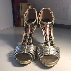 Betsey Johnson Heels Two-toned gold and silver